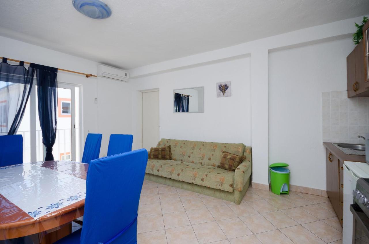Apartments Elvira Лопар Екстер'єр фото