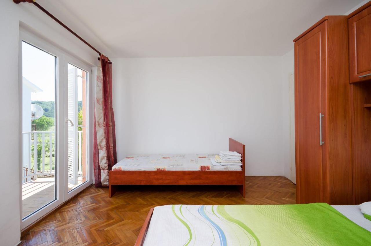 Apartments Elvira Лопар Екстер'єр фото