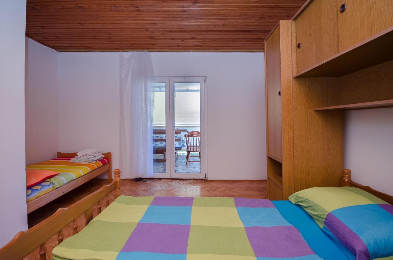Apartments Elvira Лопар Екстер'єр фото