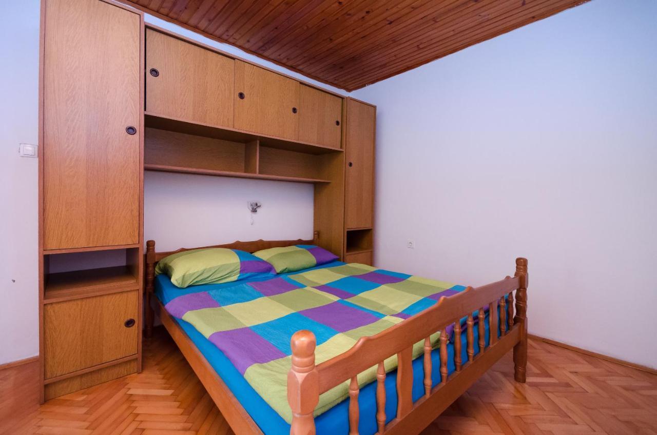 Apartments Elvira Лопар Екстер'єр фото