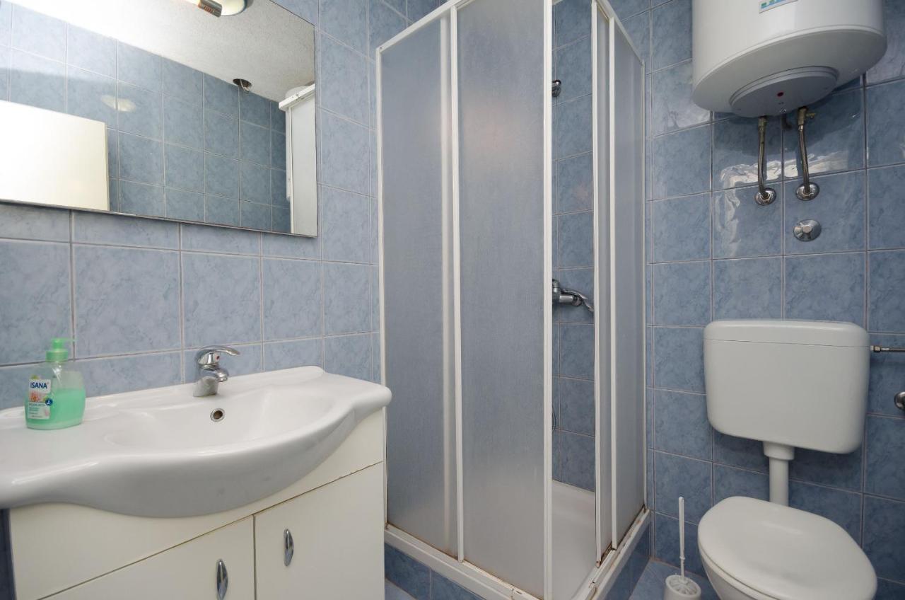 Apartments Elvira Лопар Екстер'єр фото